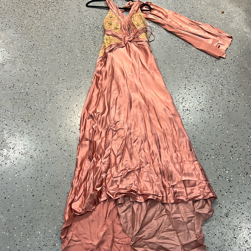 Long evening gown, perfect for prom, wedding